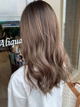 アリクア(Aliqua) スモーキーベージュグラデ