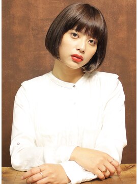 シアンデルカ(CYANDELUCCA) 目力アップのシンプルボブ