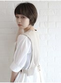 ひし形ショートくびれヘアクセ毛ショートシースルー前髪20代