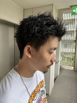 ガーデン オオタカノモリ(garden otakanomori) スパイキーショート/ツーブロック/ツイストスパイラルパーマ