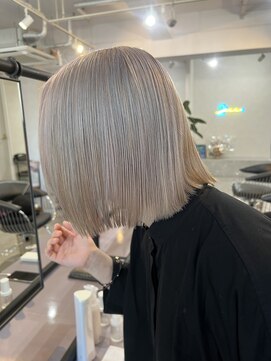 ニィ(2iee.) ホワイトカラー