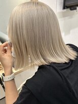 リノショアーズ 元町店(RINOSHORES)&nbsp;透明感ホワイトミルクティベージュ外はねぷつっとボブ