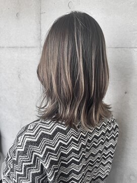 サロンドベリタ(salon de VERITA) バレイヤージュ