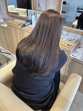 クラン バイ ナチュラル(clan by Natural) ロングレイヤーカット/髪質改善ストレート/オリーブベージュ