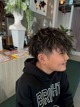 ギネス(Giness) ツイストスパイラルパーマ×ハイライト