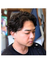 キングマンバーバー 田町店(KING MAN BARBER) センターパートパーマ