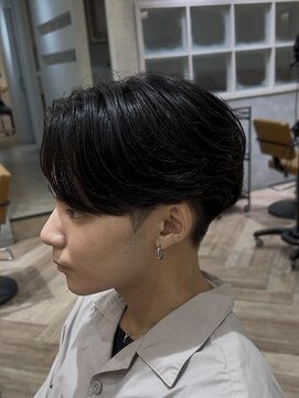 曲がる縮毛矯正専門店 バイ レイズ 名駅(曲がる縮毛矯正専門店 by RAYS) アイロンで作るニュアンス毛流れ刈り上げセンターパート h