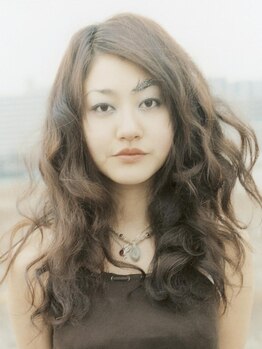 《高技術×厳選薬剤》愛されウェーブで魅力を演出♪再現性の高さとモチの良さで朝のスタイリングも楽ちん！