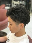色気メンズパーマスパイラルパーマツーブロ