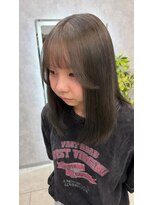 グランデ リー(GRANDE ly) グレージュカラー
