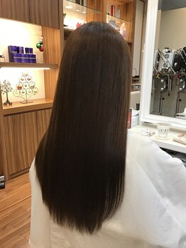 ヘアアンドコージー フィールド(HAIRandCOZY FIELD)の写真/【湿気で、うねり・クセ毛にお悩みの方必見！】ダメージを最小限に抑え、うる艶なめらかストレートを実現!!