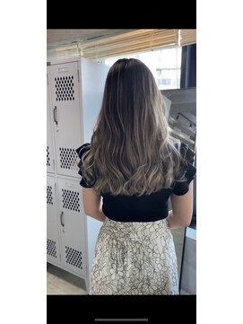 アポロ 横浜駅店(apollo) ハイライトバレイヤージュダブルカラーミルクティーベージュ