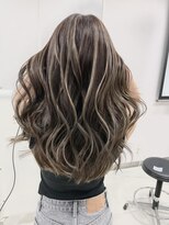 ヘアーズ ベリー 平尾店(hairs BERRY)&nbsp;★BERRYインナーハイライトシフォンベージュカールセミディ美髪