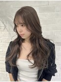 レイヤーカット/ブリーチありグレージュカラー