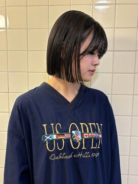 レジーロ (Regilo) 切りっぱなしボブ/ぱっつん前髪/グレージュ