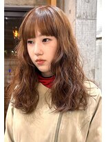 ナループロアオハナ(Nalu pu loa ohana)&nbsp;ロングパーマベージュカラーブリーチなしベージュワンカラー