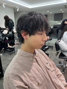 ジーニー 千葉(GENiE) マッシュ/アッシュブラック/シャドウパーマ/山本うらら