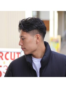 キングスマントーキョー 立川店(KINGSMAN TOKYO) フェード　アップバング