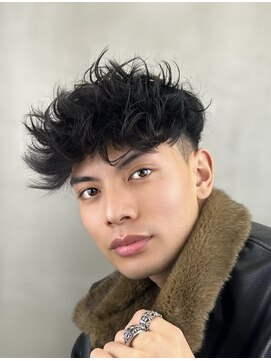 アンバー(UMBER) 海外風スペインカール 京都メンズカット