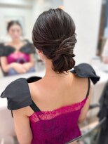 アメリ(AMELIE)&nbsp;きれいめ下めシニヨン