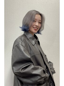 アーサスバイヘッドライト 水戸城南2丁目店(ursus by HEADLIGHT) シルバー×ブルー　デザインカラー