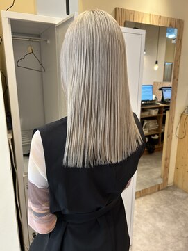 コレ(CoRE) ２回以上のブリーチ必須★継続命のホワイトブロンド