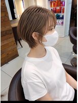 ロハスバイケンジ(LOHAS by KENJE)&nbsp;オリーブベージュで透明感くびれショート