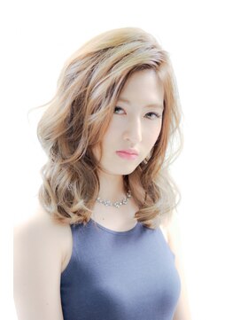 アックスピュア(axe pure) 外国人風グラマラスウェーブ【axe pure渋谷/神泉】