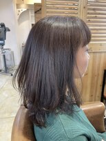 ボタニカル(BOTANICAL)&nbsp;大人かわいいストレート切りっぱなしナチュラルグレージュ耳かけ