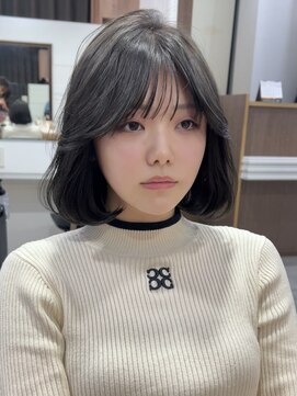 ビュー フクオカ(VIEW FUKUOKA) モードに大人可愛いダークアッシュイメチェンショートボブ