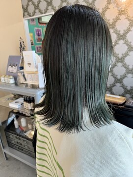 ヴィッカ ヘアーアンドメイク(vikka. hair and make) お任せグリーンハイライト
