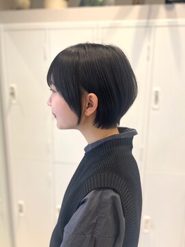 シュク 高円寺(SYUK) 耳かけショート/丸みショートボブ/暗髪カラー【SYUK高円寺】
