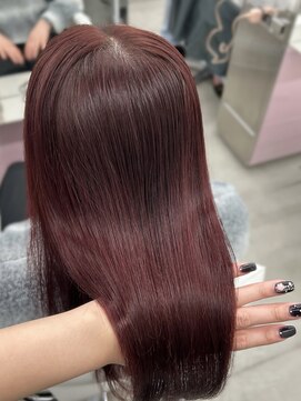 エヌアイ オモテサンドウ(ni omotesando) ワインレッド チェリーレッド ワンホンヘア 暖色カラー