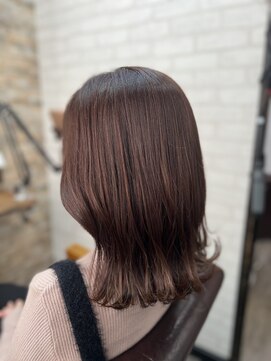 ハサミバイアトリエナガノ 千葉(8sami by atelier nagano) ショートボブ/センターパート/ツヤ髪/グラデーション/イヤリング