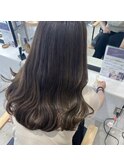 大人ガーリーダークアッシュ似合わせカットミディアムレイヤー