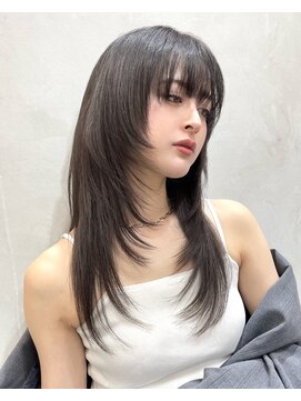 グローアイヴィ 大宮(GLROW IVY) ハッシュカットハッシュレイヤーグレージュカラーフルバング