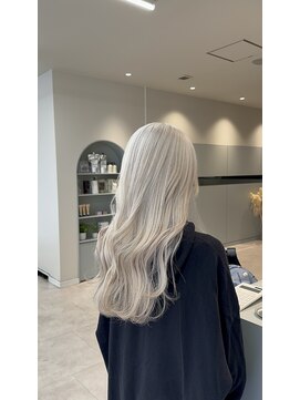 デコヘアーチーノ(DECO HAIR Ccino) ホワイトカラー/艶々ロング