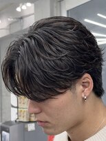 オーバル ジングウマエ(OVARL jingumae)&nbsp;フェザーショートパーマセンターパート