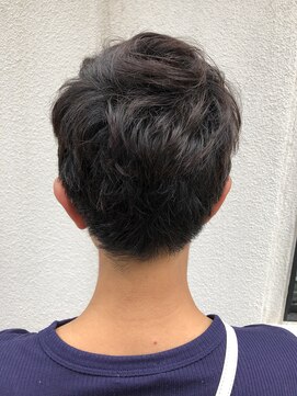 櫛の屋浜口店 クセを生かしたベリーショート《ラムネhairヒサマツマユミ》