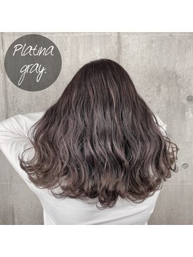 シュプバイトゥーミー(sup.by tomee) プラチナグレイ【担当 末吉】