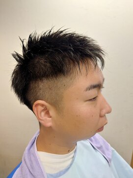 ヴェルデ シンバシ(VERDE SHINBASHI) ソフトモヒカン シュート ツーブロック バーバースキンフェード
