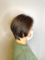 ブロッサム 東久留米店(Blossom)&nbsp;10代20代30代ハイライト前下がりショートグレージュウルフボブ