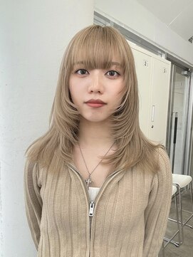 ジーナ オモテサンドウ(XENA) ミルクティーベージュ×ブロンドヘア×ケアブリーチ