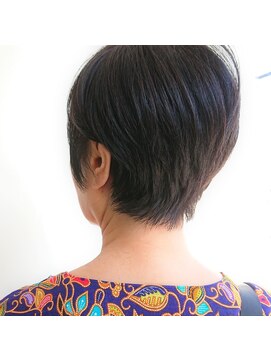 クシェルヘア(kuschel hair) 【トップのボリューム、分け目がペタンとする方】ショートカット