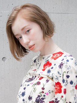 ルティア(Lutia) アッシュベージュ ダブルカラー 切りっぱなしボブ☆