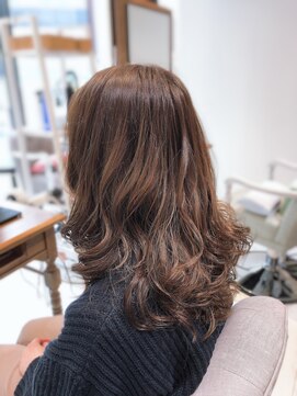 フローラビューティーヘアー(Flora Beauty Hair) 甘ウェーブ/20代/30代/40代/50代/岡山/表町