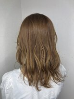 モルニ(MORNI)&nbsp;ハニーイエロー_マロンベージュ Aラインボブ かきあげ