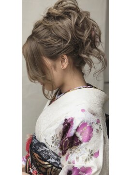 ビーヘアー(BE hair) 華やかアップスタイル