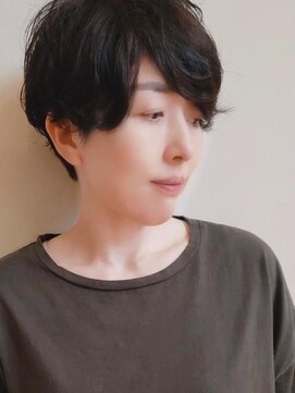 トップヘアー ガーデンヴィラ 安城(Garden Villa) ハンサムショートゆるウェーブ/アッシュブラック