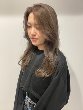 キャパ セントラル 天神 大名店(CAPA central) ミルクティーグレージュ かきあげバング　くびれ巻き